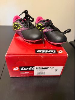 Girls soccer cleats