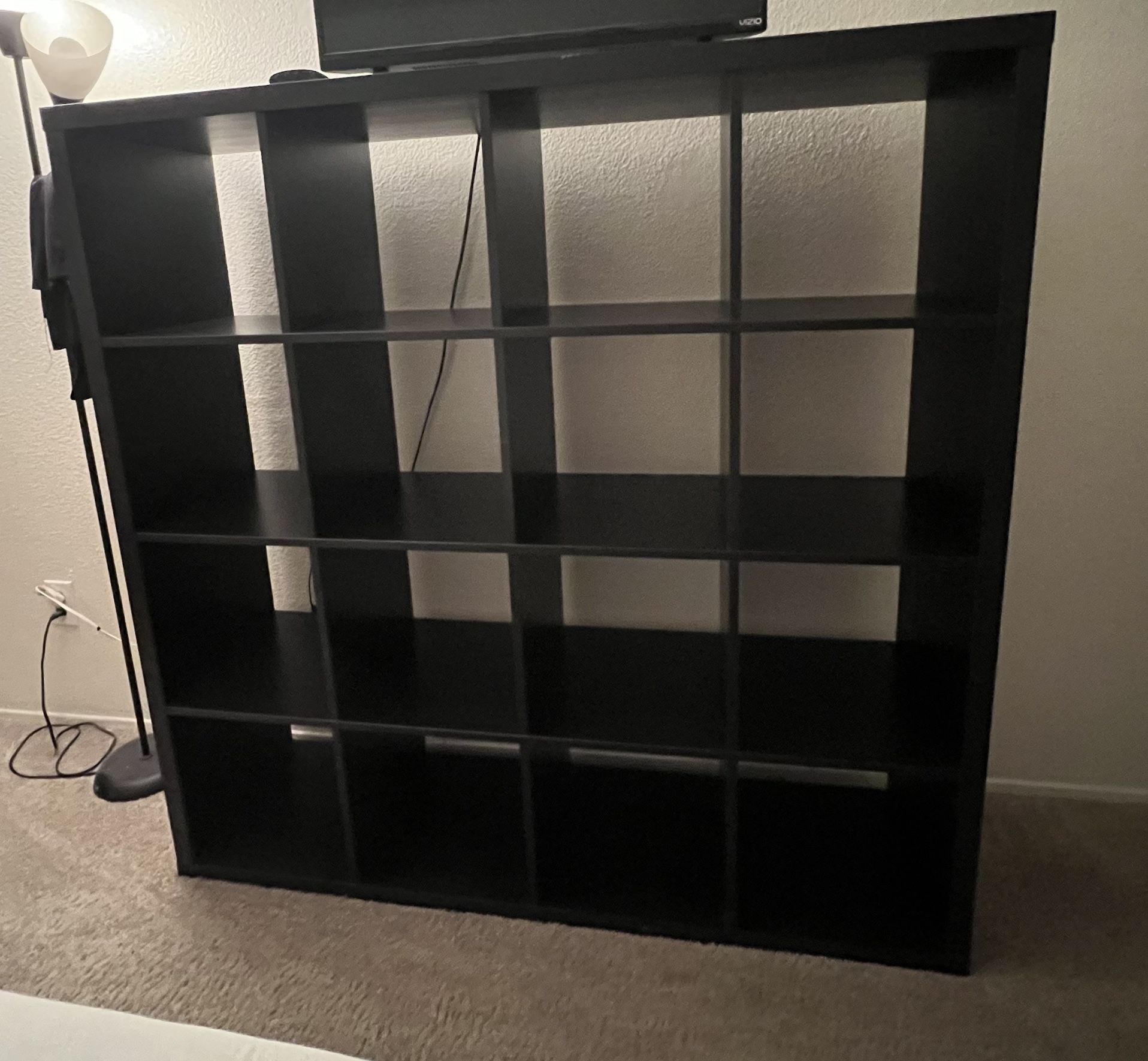16 Unit Cubes Shelves 
