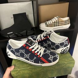 Guccis Size 9-10 