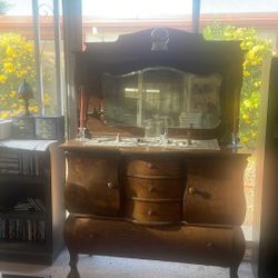 Beautiful Antique Hutch/Circa 1800’s