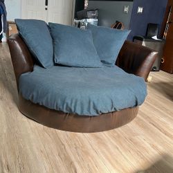 Round Lounge Loveseat