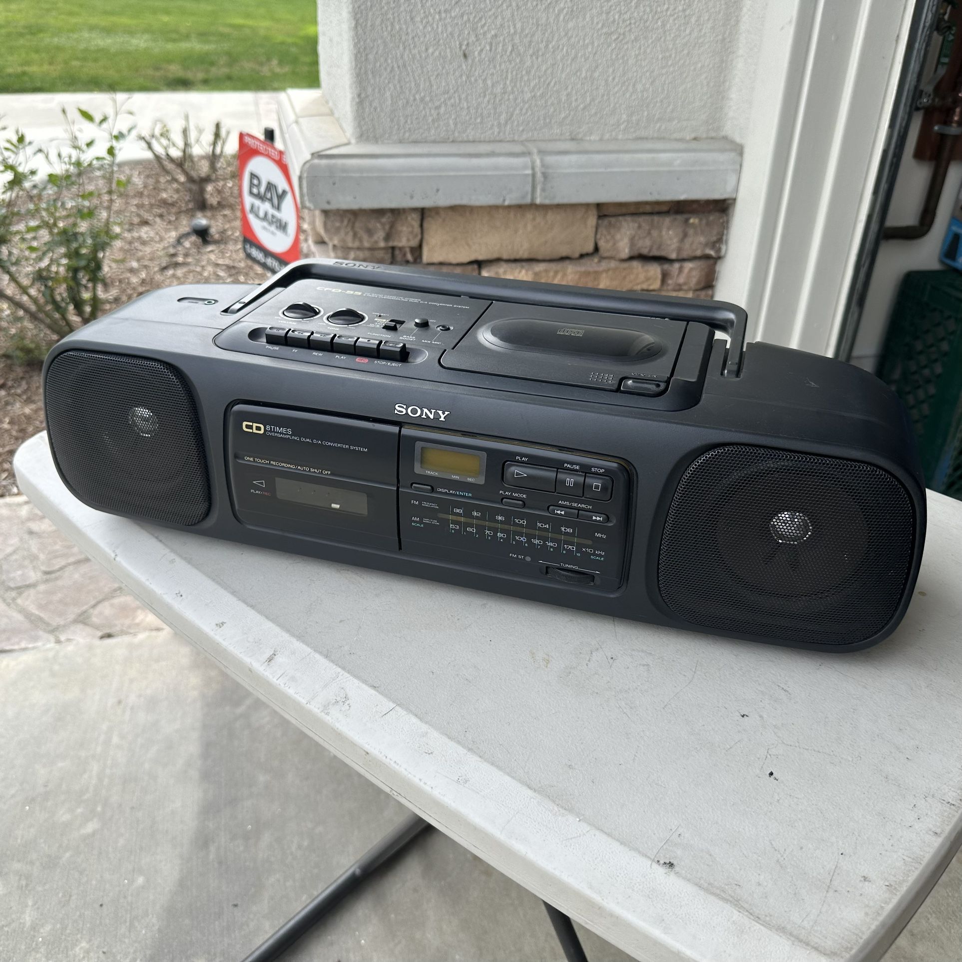 Vintage Sony CFD-55 Portable AM FM Radio CD Cassette Player Dual D/A Converter Boombox Radio