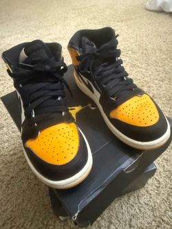 Nike Jordan Kids size 2Y in great Condition LOOK!!