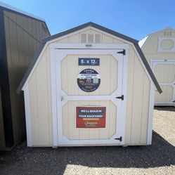 Small 8x12 shed - tools / garden 