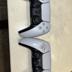 PlayStation 5 Controllers