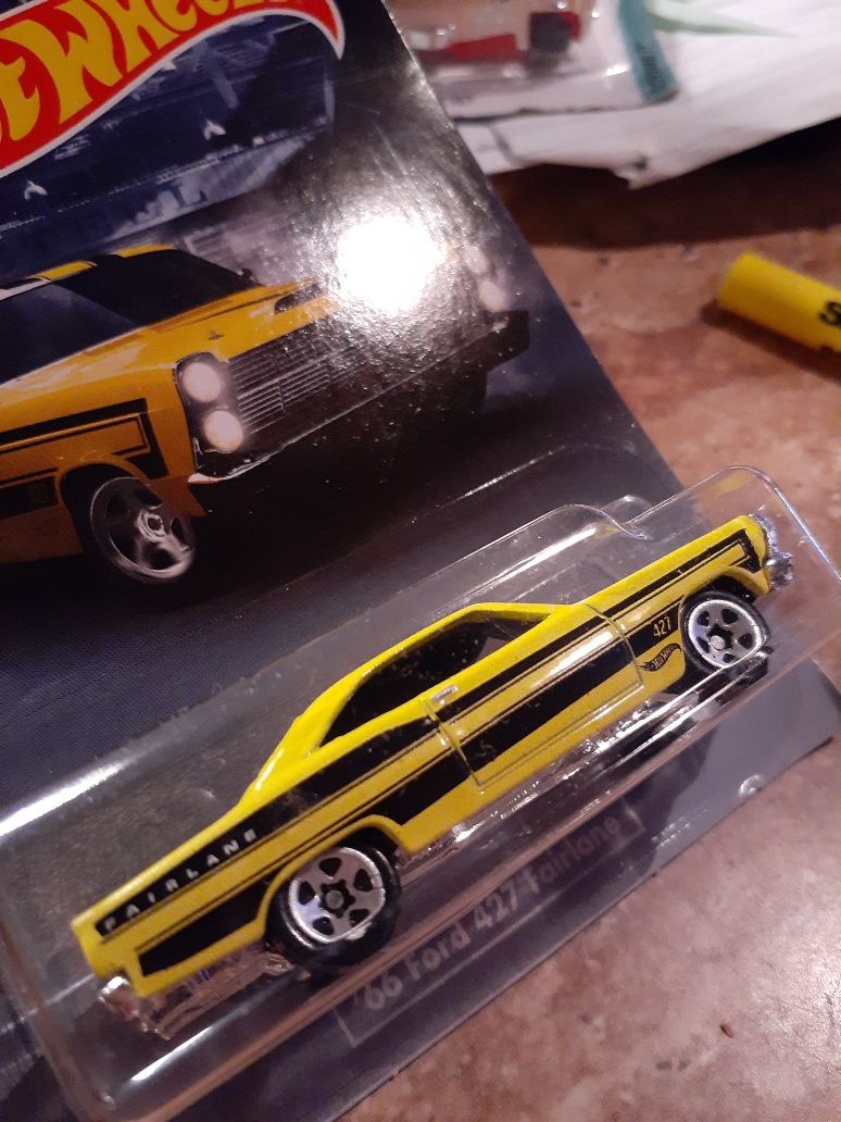 1966 FORD 427 FAIRLANE NEW CARD HOTWHEEL