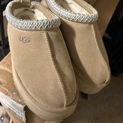 UGG Taz