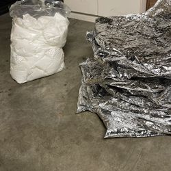 A LOT of Insulated Food Bags and Ice Packs