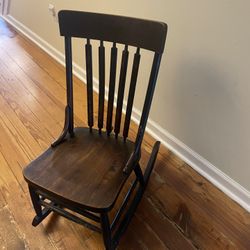 🪑🪑🪑ANTIQUE  1800’s - EARLY 1900’s WOODEN ROCKING CHAIR 🪑🪑🪑