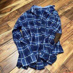 Men’s blue plaid crown & Ivy button up shirt with elbow patches. Size xl
