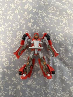 Transformers Hunt for the Decepticon Hubcap