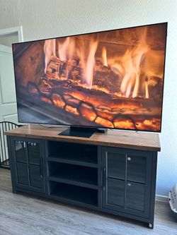 Entertainment center