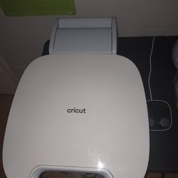 Cricut Auto Press Machine 