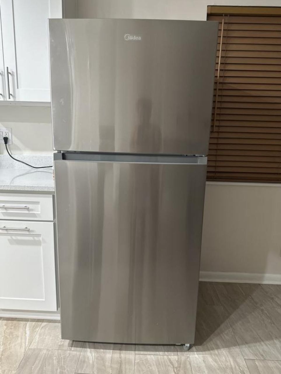 18.1 cu ft top freezer refrigerator MIDEA Stainless Steel