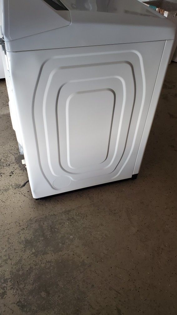 Samsung 7.4 cu. ft Electric Dryer with Steam Sanitize+ DVE50R5400