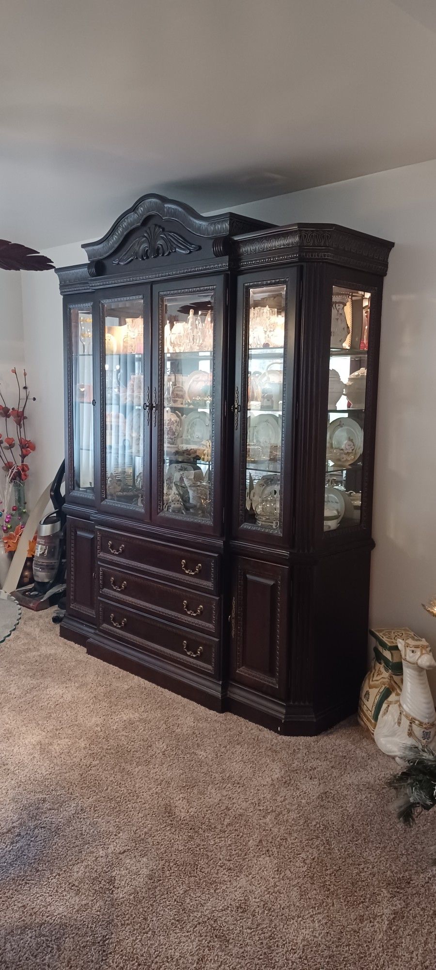 China cabinet very large beautiful wood With 6 doors and 3 drawers