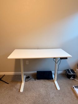 ErGear Electric Standing Desk ā White ā 48" Ć 24"