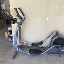 Life Fitness E1 Elliptical 
