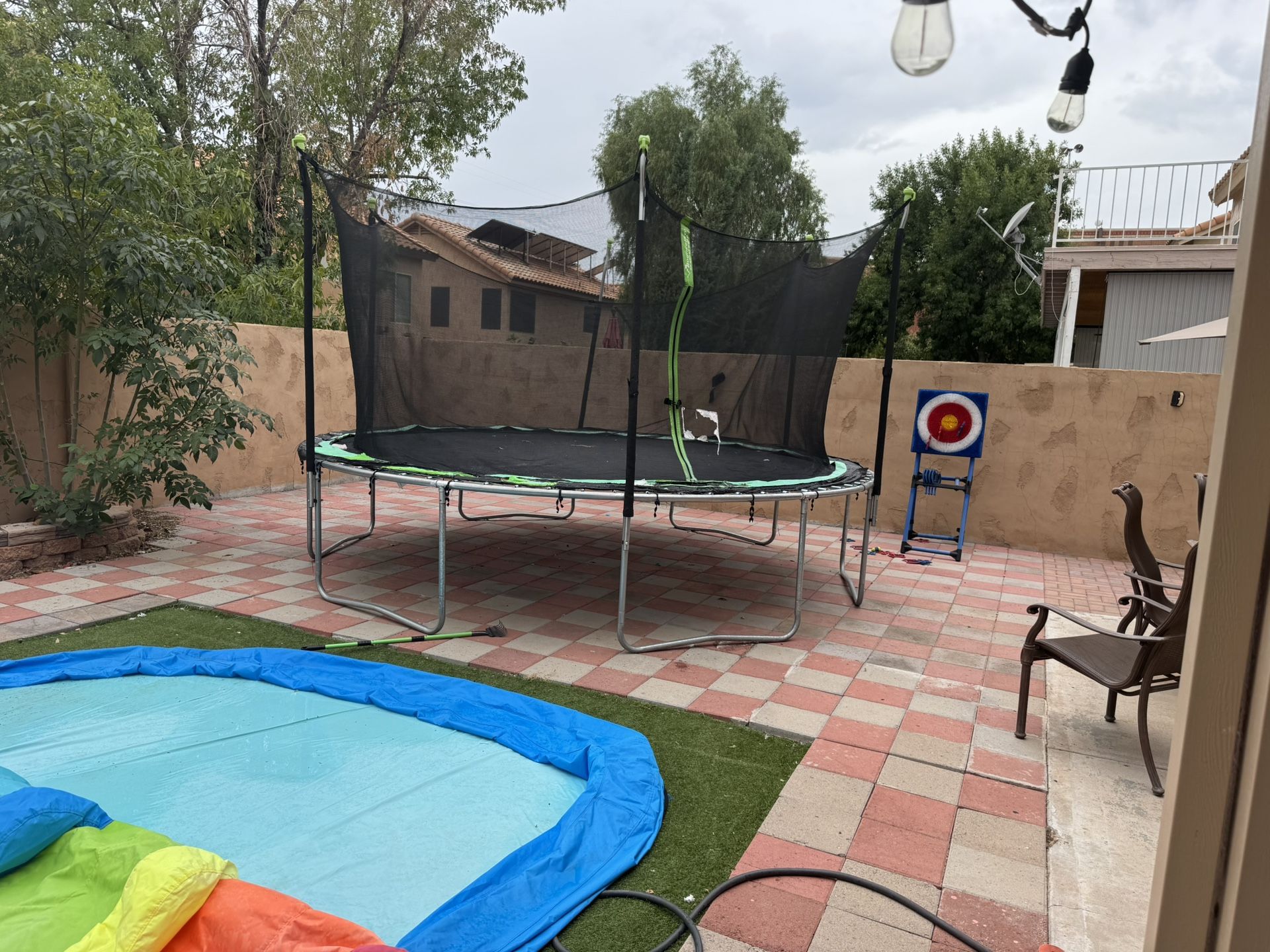 Trampoline 