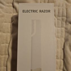 Vibrating rechargeable dermaplane razor