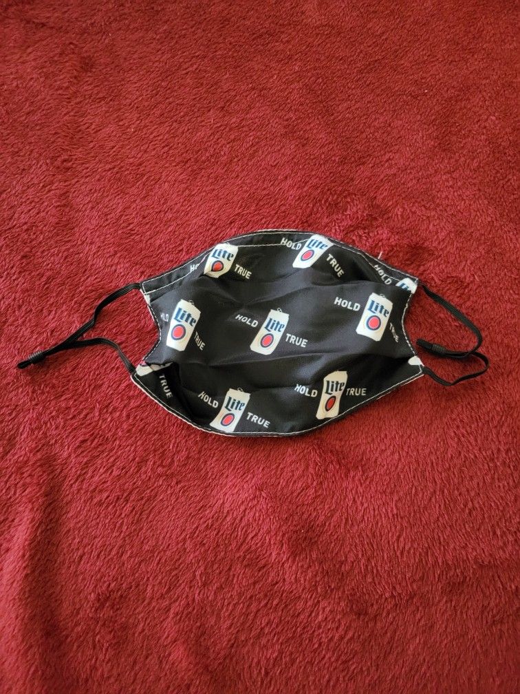 NWT FACE MASK ADULT UNISEX SIZE ONE SIZE FITS ALL