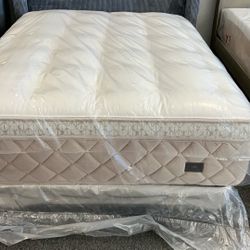 New Clearance Chatham & Wells Queen mattress 