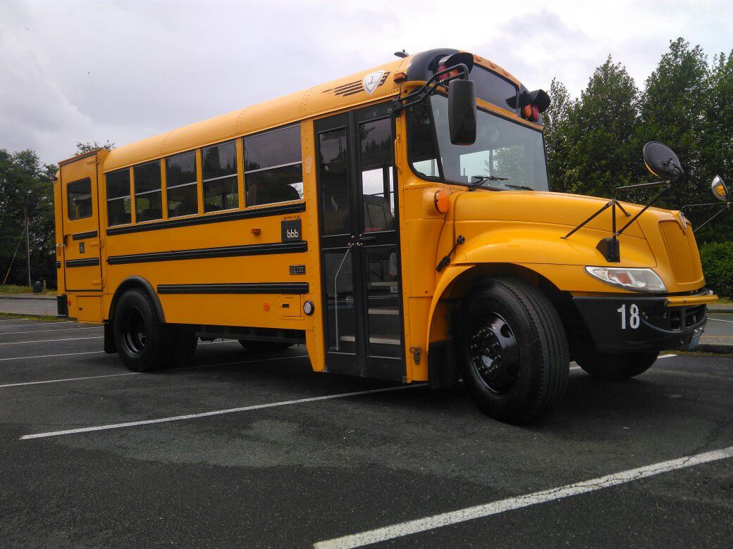 '05 International CE200 School Bus With Wheelchair lift