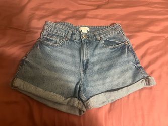 H&M High-Waist Cuffed Denim Shorts us 6