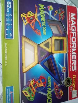Magnetic Set. New Almost $100. Great Fun For Kids.