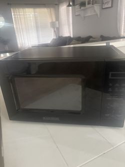 Brand New Microwave Black And Decker