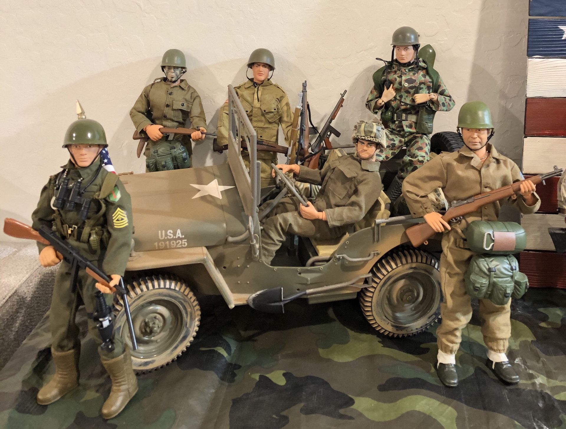 thumbnail image 2 of 1:6 Scale WWII US 3rd Infantry Field Jacket For 12" G.I. Joe / Ultimate Soldier Figures (21st Century Toys, 99% New) 2 of 6