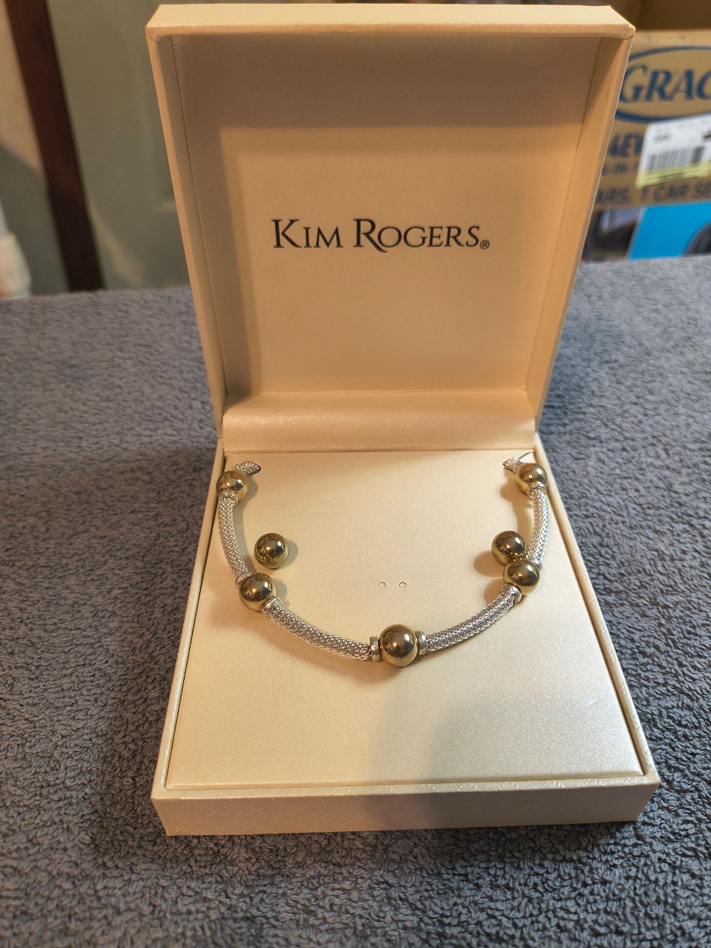 New Kim Rogers Necklace and Earrings Set