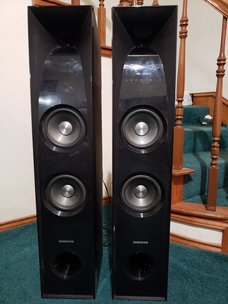 Samsung bluetooth Speakers (Sound Towers)