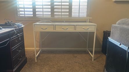 White Metal Desk with 3 Drawers