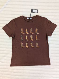 Size S/M Y&F Brown Cowboy Boots Graphic T-Shirt