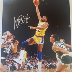 Los Angeles LAKERS 11X14 Autographed Photo W/COA Of Magic Johnson 