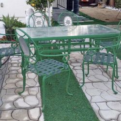 Vintage Patio Furniture. Outdoor Furniture Table Set.  Delivery Available For Extra Fee. 