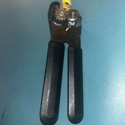 Heavy-Duty Manual Can Opener – Ergonomic Grip