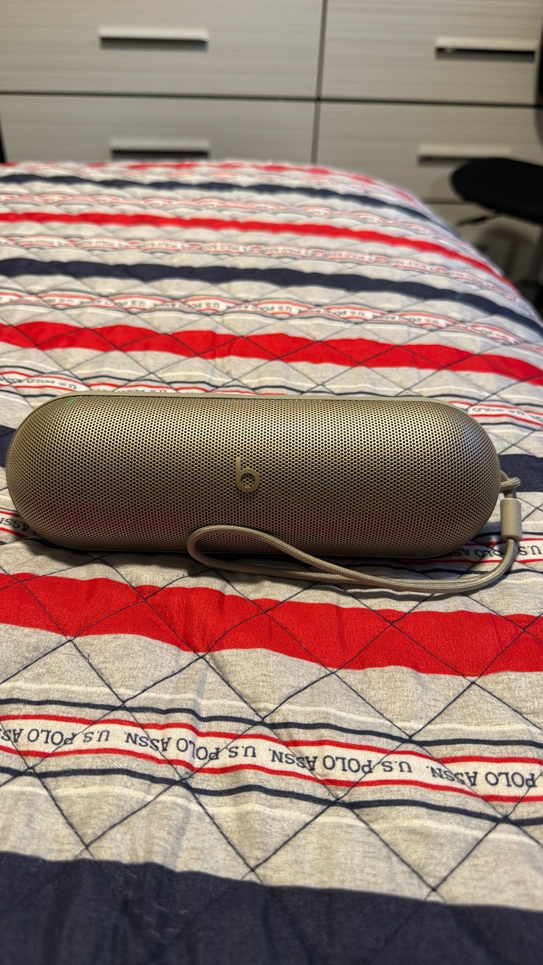 Beats Pill Champagne Gold