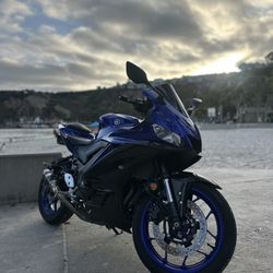 Yamaha R3 2023 