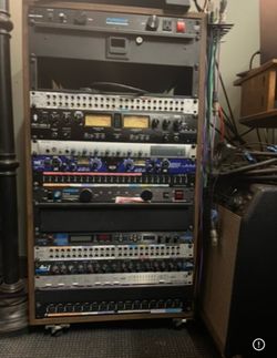 20u Studio Rack Pine Wood Walnut Stain w/ cable mgmt