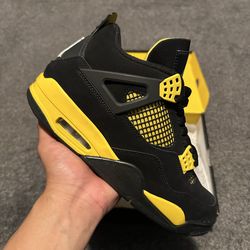 Jordan 4 Retro
