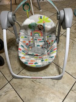 Baby Swing with rechargeable batteries and the charger