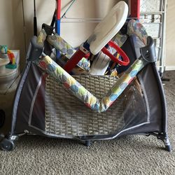 Play pen for babies