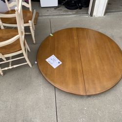 Kitchen Table 5 Chairs 