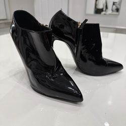 Saint Laurent patent leather bootie sz 7