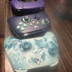 Selling These Brand New Ps5 Controller And Xbox 