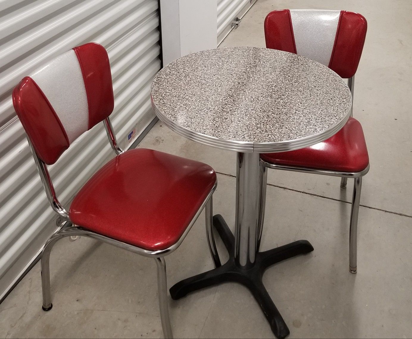Adorable 1950s style chrome bistro table and chairs