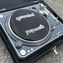 Retro Record Player, Send Offers