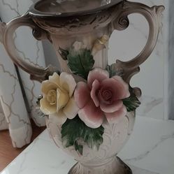 DOUBLE HANDLE NUOVA CAPIDEMONTE YELLOW & PINK ROSE ITALIAN PORCELAIN VASE IN PERFECT CONDITION 